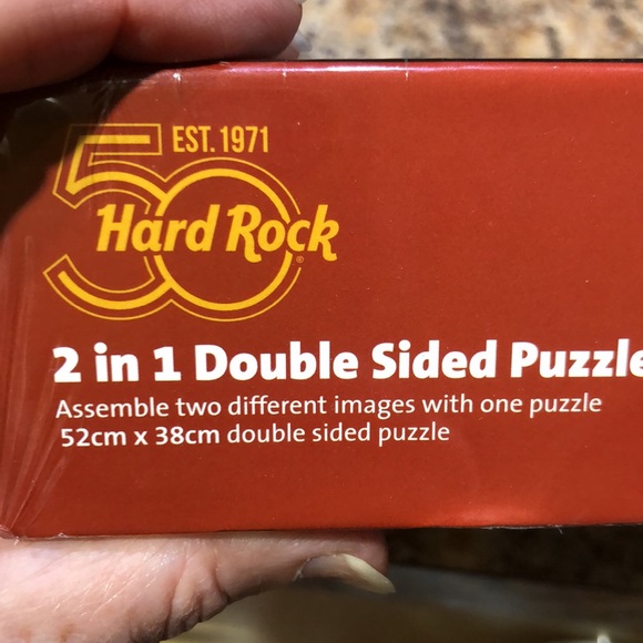 Hard Rock Cafe Puzzle - Picture 4 of 6